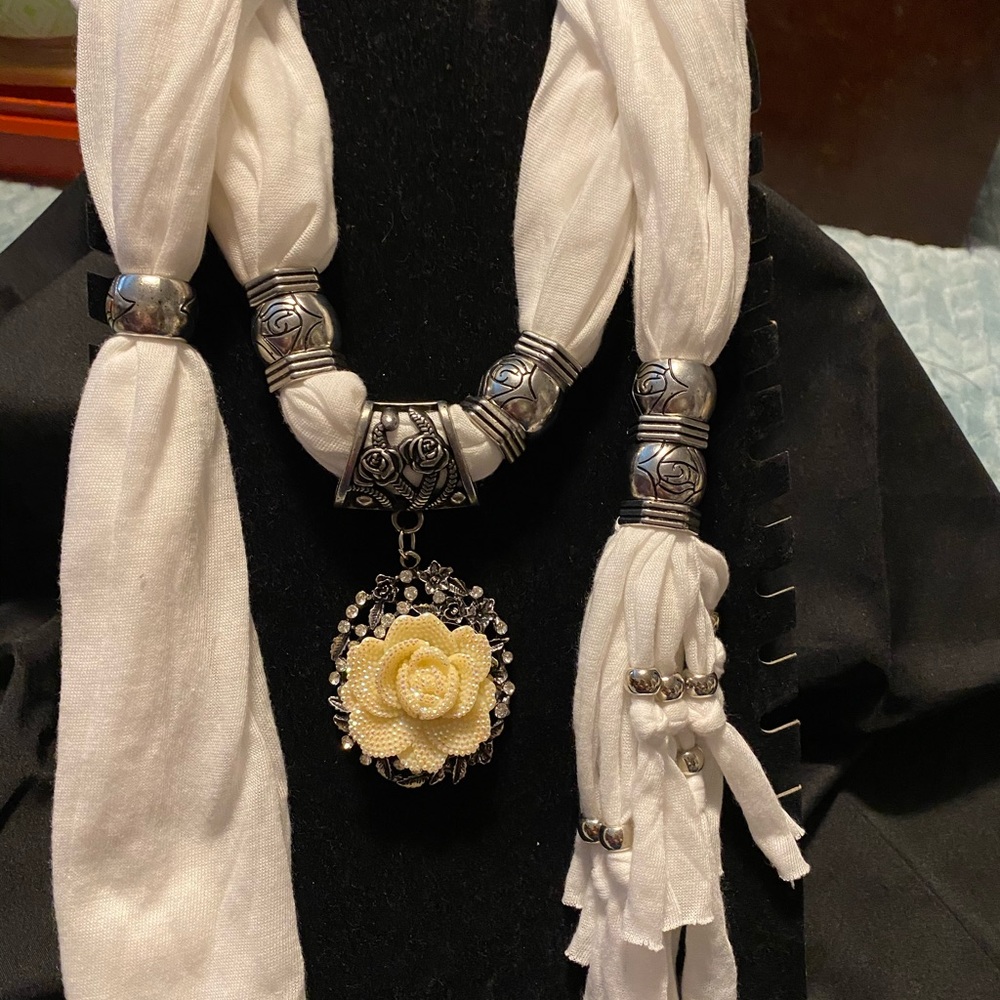 Scarf necklace with rose pendant